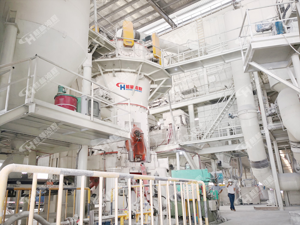 伊利石深加工，超細(xì)磨粉機，伊利石磨粉機，超細(xì)立磨，超細(xì)立式磨粉機