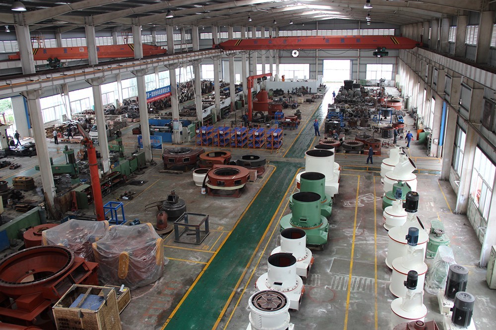 桂林鴻程小型礦料粉碎機生產車間 桂林鴻程小型礦料粉碎機生產車間