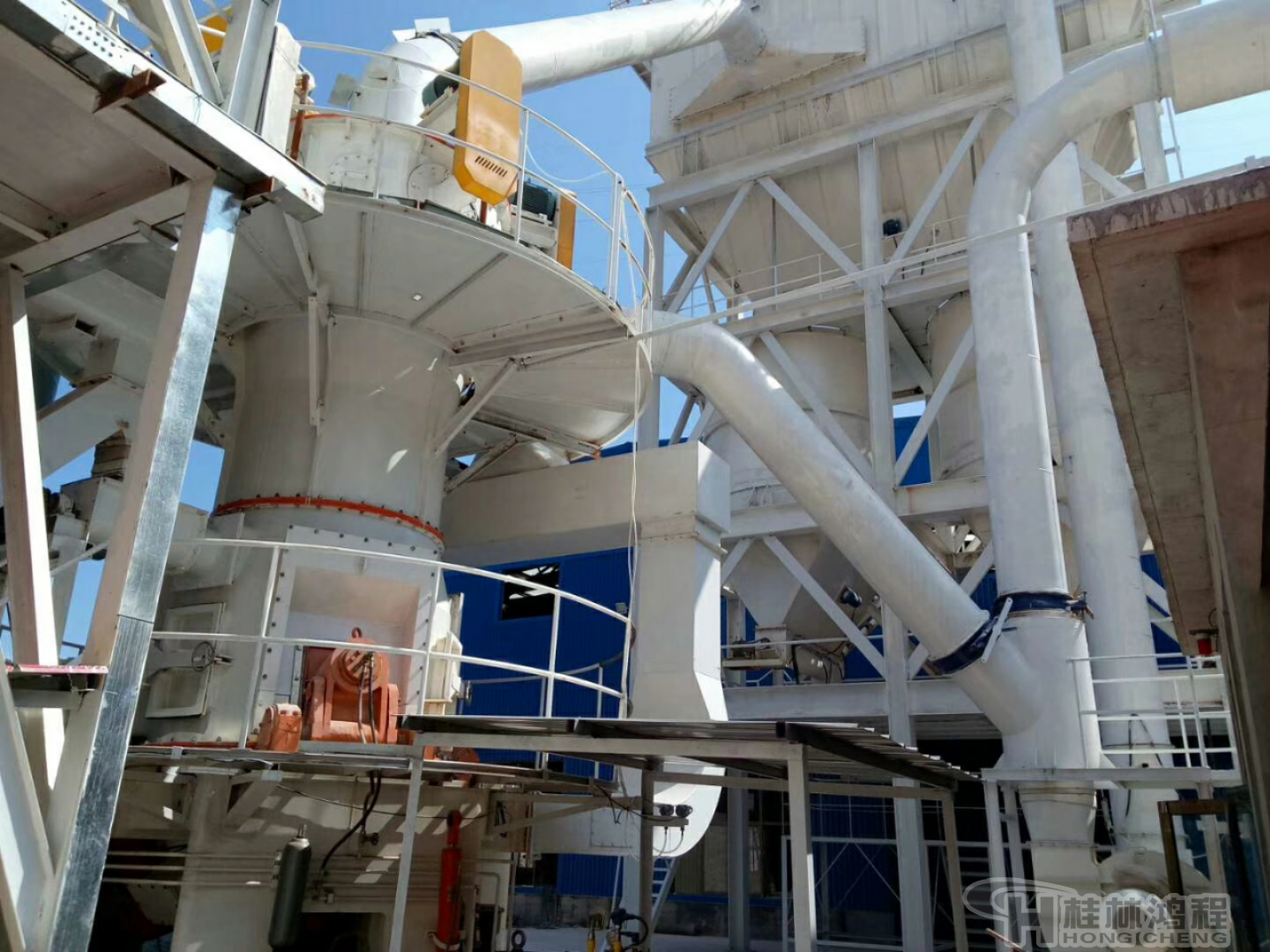 納米級氧化鋯粉HLMX超細立磨 膠水用膨潤土 1250目膠水用膨潤土超細磨機HLMX立磨