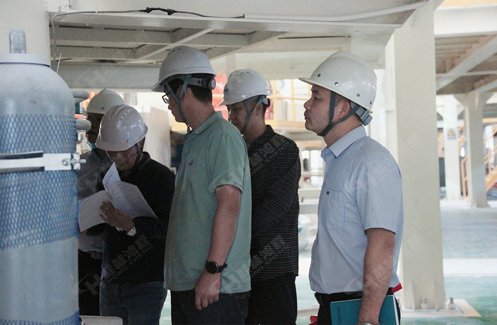 精誠合作,互利共贏——桂林鴻程熱烈祝賀賀州礦投智科150萬噸高端碳酸鈣項目投產(chǎn)達效